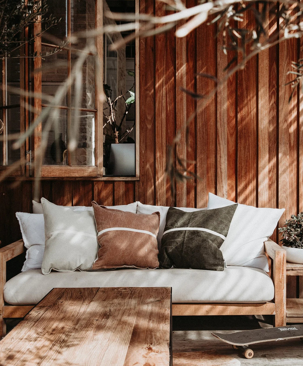 Wanderful Cushion I Dark Shadow
